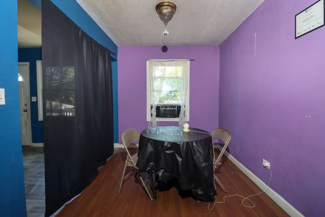 2123 Wallace Avenue, North Chicago, IL 60064