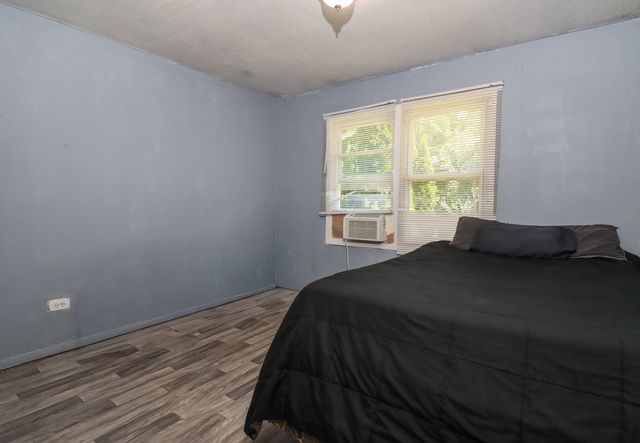 2123 Wallace Avenue, North Chicago, IL 60064