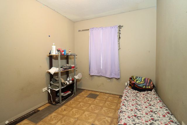 2123 Wallace Avenue, North Chicago, IL 60064