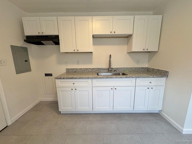 12524 Prospect Avenue, Warren, MI 48089