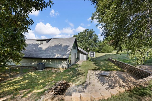 2812 W 17th Street, Russellville, AR 72802