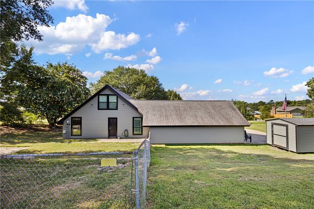 2812 W 17th Street, Russellville, AR 72802