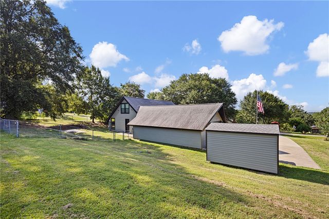 2812 W 17th Street, Russellville, AR 72802