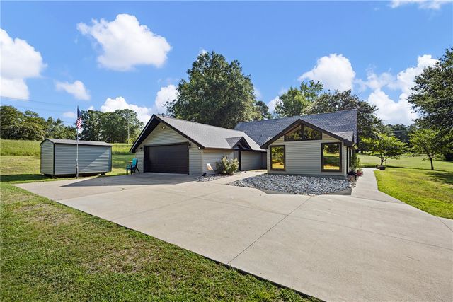 2812 W 17th Street, Russellville, AR 72802