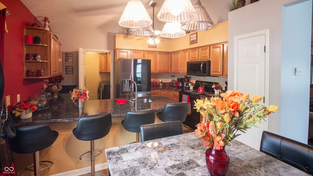 1605 Warren Lake Court, Indianapolis, IN 46229
