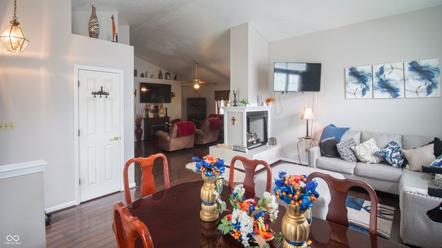 1605 Warren Lake Court, Indianapolis, IN 46229