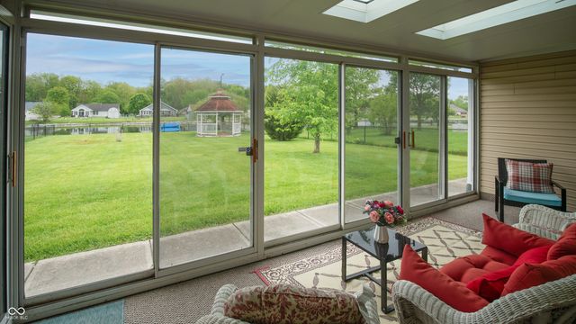 1605 Warren Lake Court, Indianapolis, IN 46229