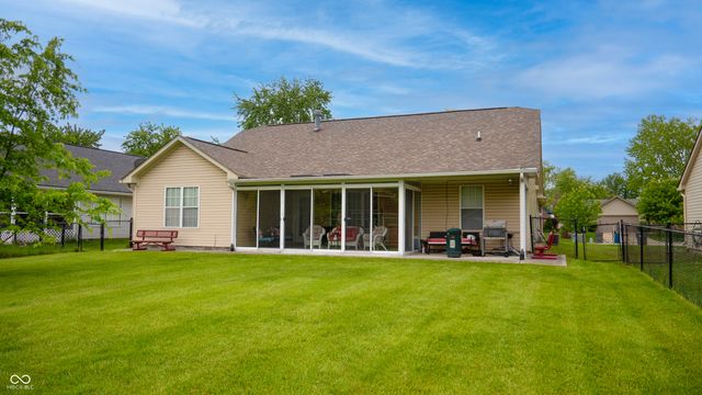 1605 Warren Lake Court, Indianapolis, IN 46229