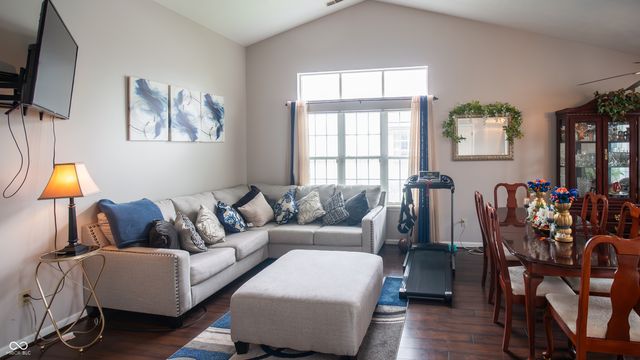 1605 Warren Lake Court, Indianapolis, IN 46229