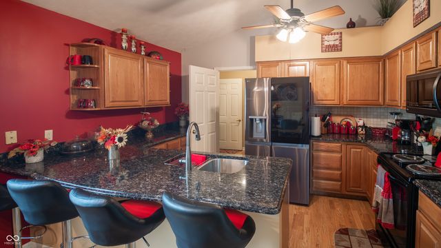 1605 Warren Lake Court, Indianapolis, IN 46229