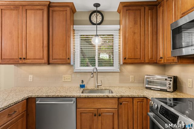 139 Heritage Village B, Southbury, CT 06488