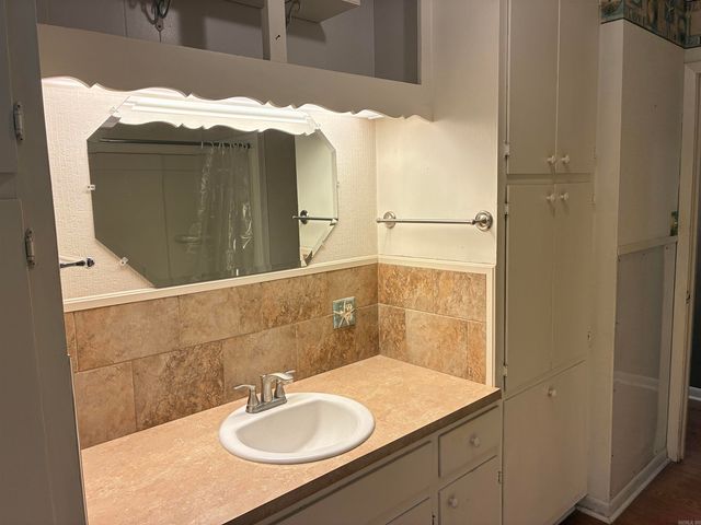 605 N Morgan St, Hamburg, AR 71646