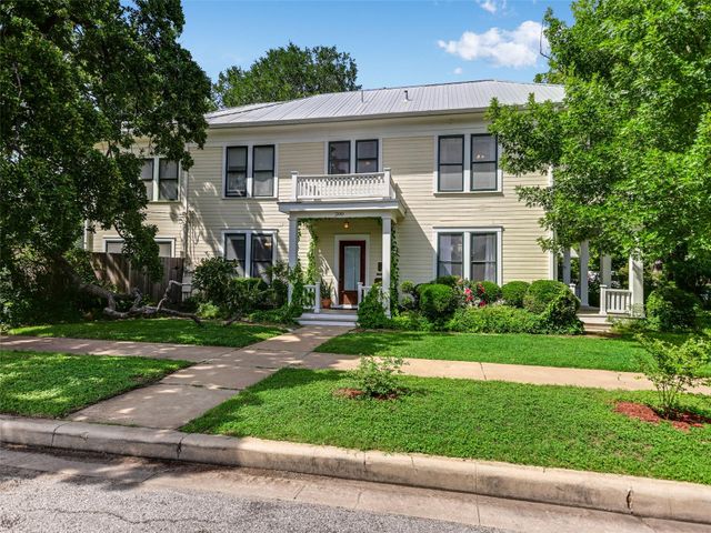 200 W 40th ST, Austin, TX 78751
