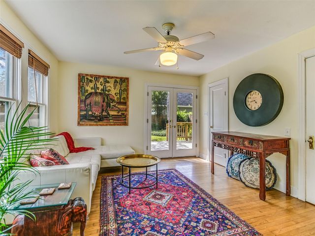 200 W 40th ST, Austin, TX 78751