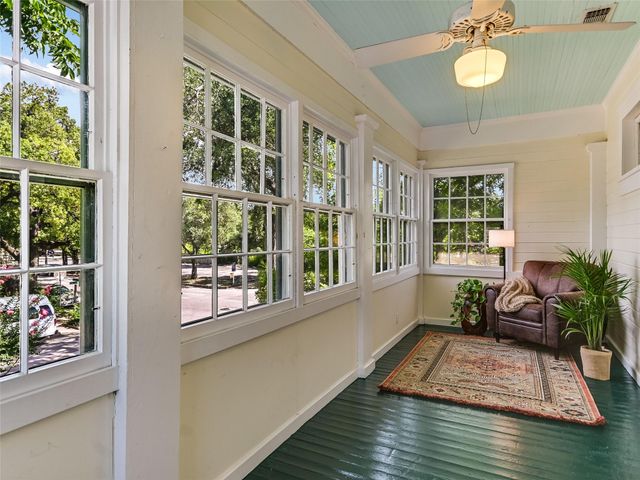 200 W 40th ST, Austin, TX 78751