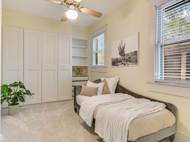 200 W 40th ST, Austin, TX 78751