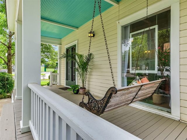 200 W 40th ST, Austin, TX 78751