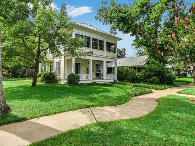 200 W 40th ST, Austin, TX 78751