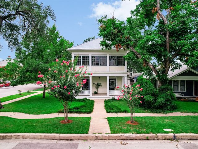 200 W 40th ST, Austin, TX 78751