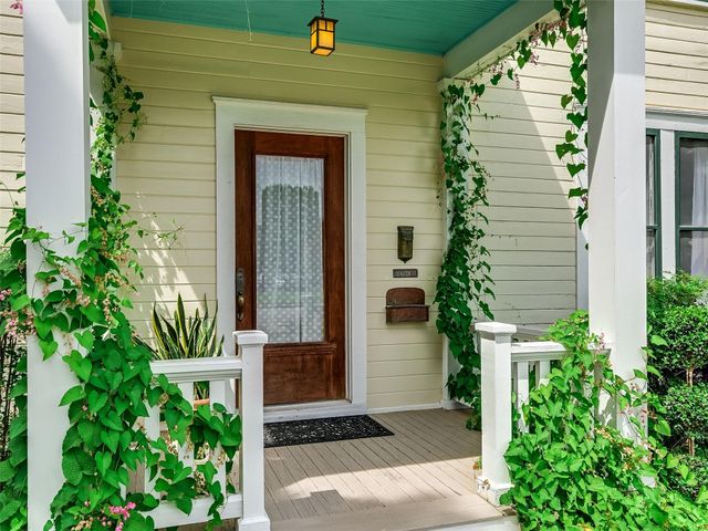 200 W 40th ST, Austin, TX 78751