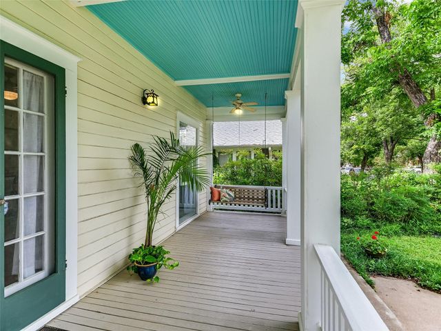 200 W 40th ST, Austin, TX 78751