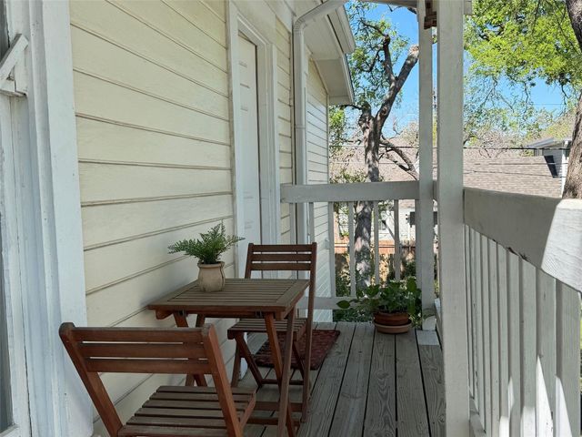 200 W 40th ST, Austin, TX 78751