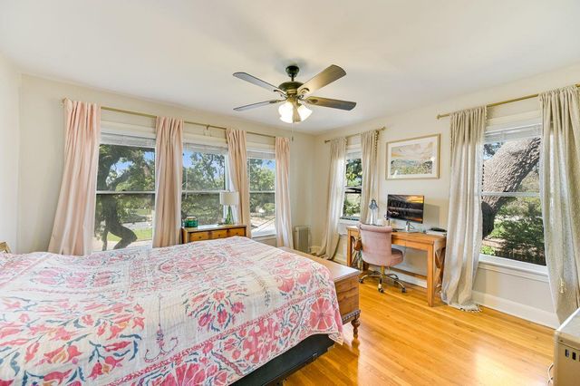 200 W 40th ST, Austin, TX 78751