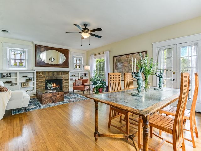 200 W 40th ST, Austin, TX 78751