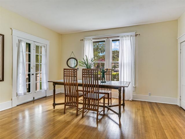 200 W 40th ST, Austin, TX 78751