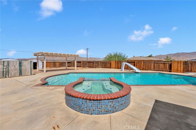 14499 Mirada Place, Apple Valley, CA 92307