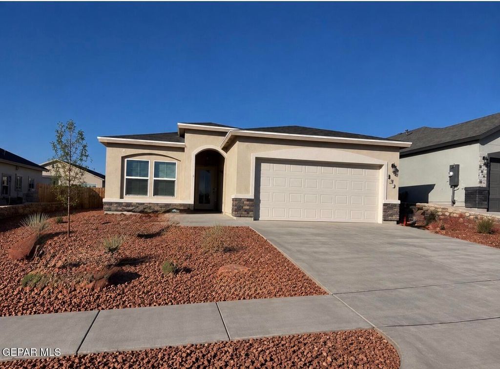 457 Josefa Cerezerez Street, Canutillo, TX 79835
