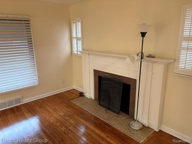 19989 Steel Street, Detroit, MI 48235