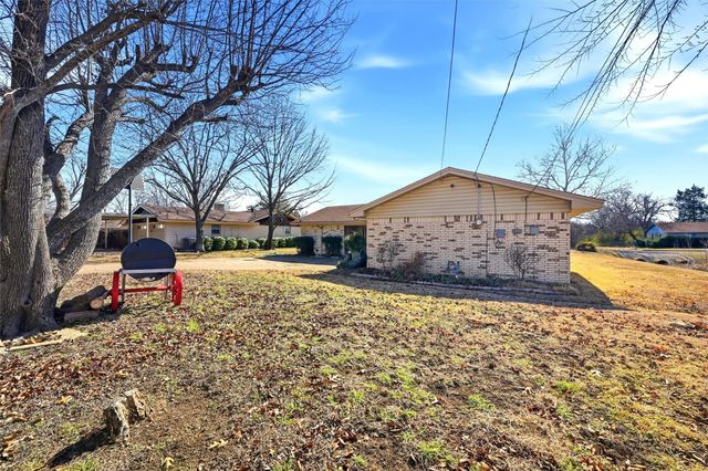 1018 S Valentine Drive, Sherman, TX 75090