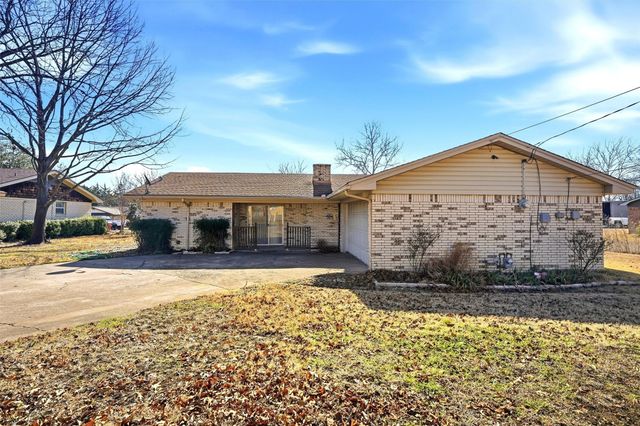 1018 S Valentine Drive, Sherman, TX 75090
