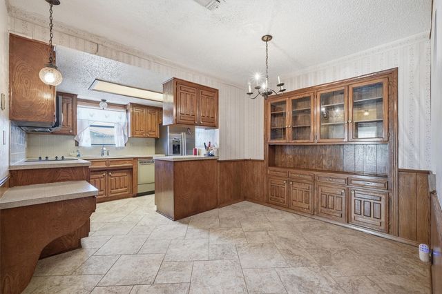 1018 S Valentine Drive, Sherman, TX 75090