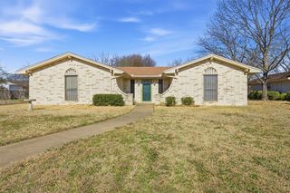 1018 S Valentine Drive, Sherman, TX 75090