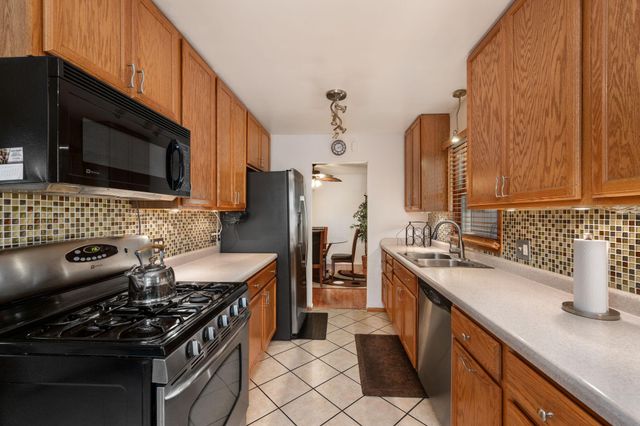 6932 Kentucky Avenue N, Brooklyn Park, MN 55428