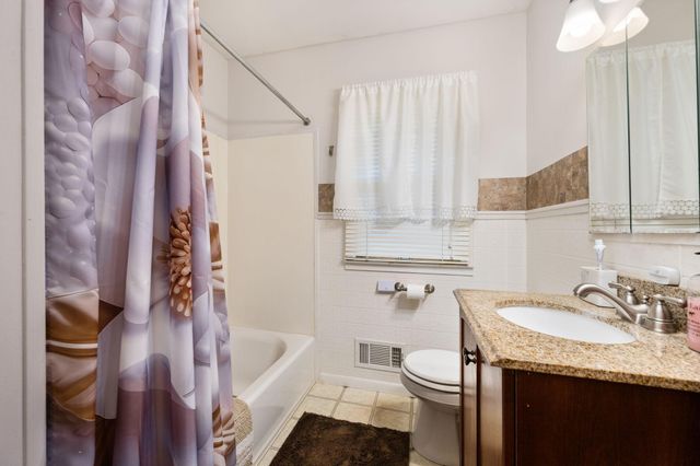 6932 Kentucky Avenue N, Brooklyn Park, MN 55428