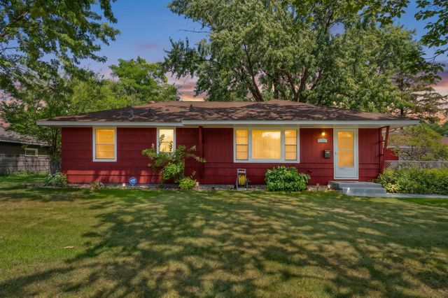 6932 Kentucky Avenue N, Brooklyn Park, MN 55428