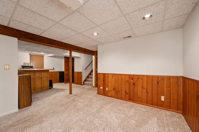 6932 Kentucky Avenue N, Brooklyn Park, MN 55428