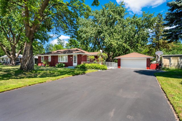 6932 Kentucky Avenue N, Brooklyn Park, MN 55428