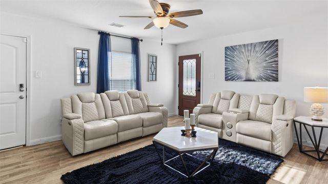 722 Road 5138, Cleveland, TX 77327