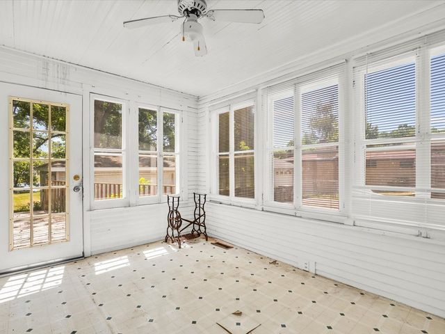 927 E Lincoln Avenue, Belvidere, IL 61008
