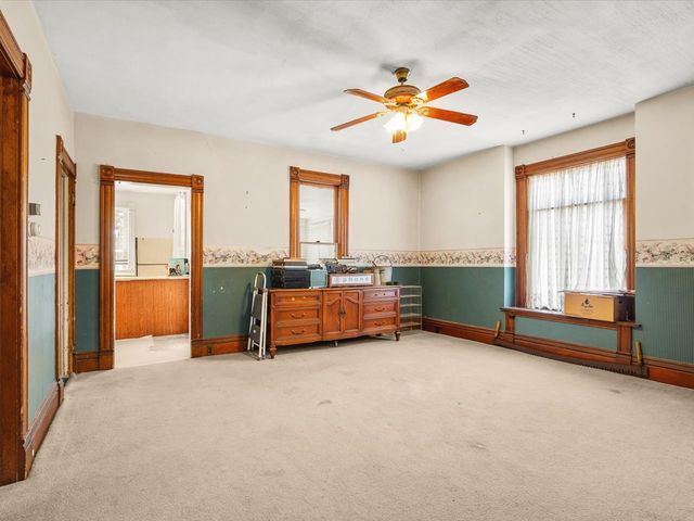 927 E Lincoln Avenue, Belvidere, IL 61008