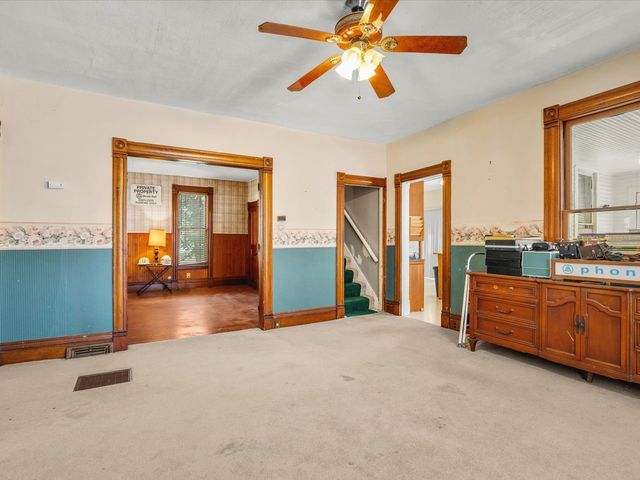 927 E Lincoln Avenue, Belvidere, IL 61008