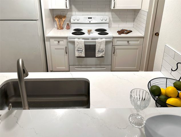 6900 Skillman Street 304C, Dallas, TX 75231