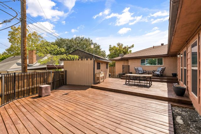 1433 W Red Bird Lane, Dallas, TX 75232