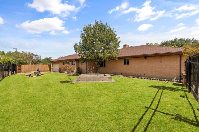 1433 W Red Bird Lane, Dallas, TX 75232