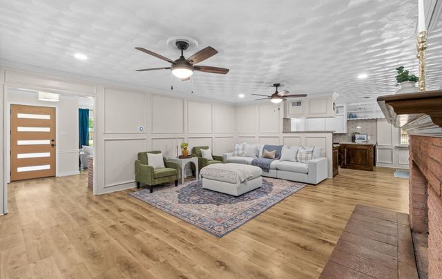1433 W Red Bird Lane, Dallas, TX 75232