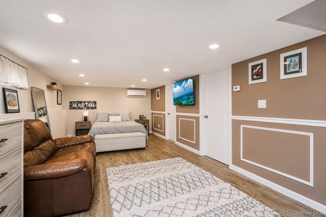 28 Weiner Street, Staten Island, NY 10309